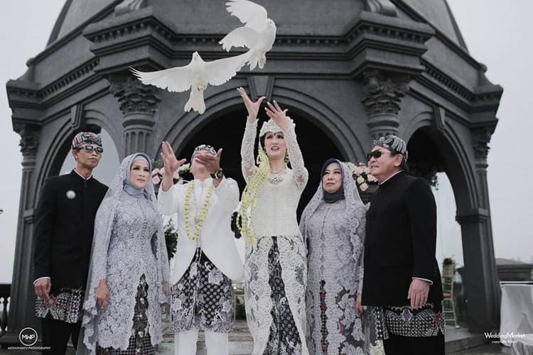 Instagram.com/weddingmarket_id