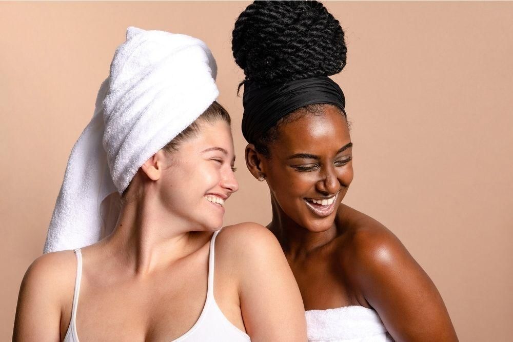 skinhousefacialbar.com