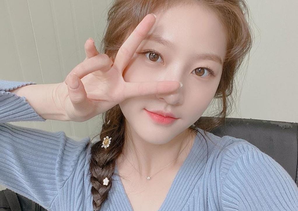 Pernah Diisukan Merokok dan Mabuk, Ini 9 Fakta Unik Aktris Kim Sae Ron