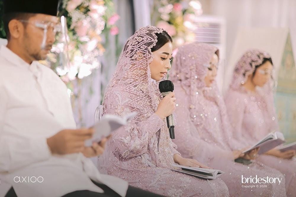 Instagram.com/thebridestory, axioo