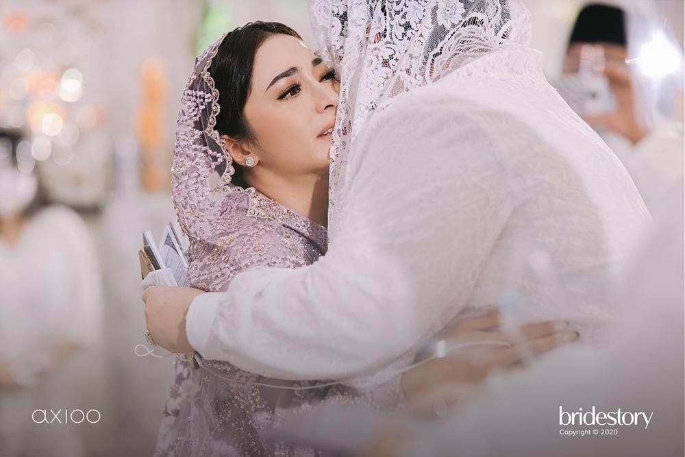 Instagram.com/thebridestory, axioo