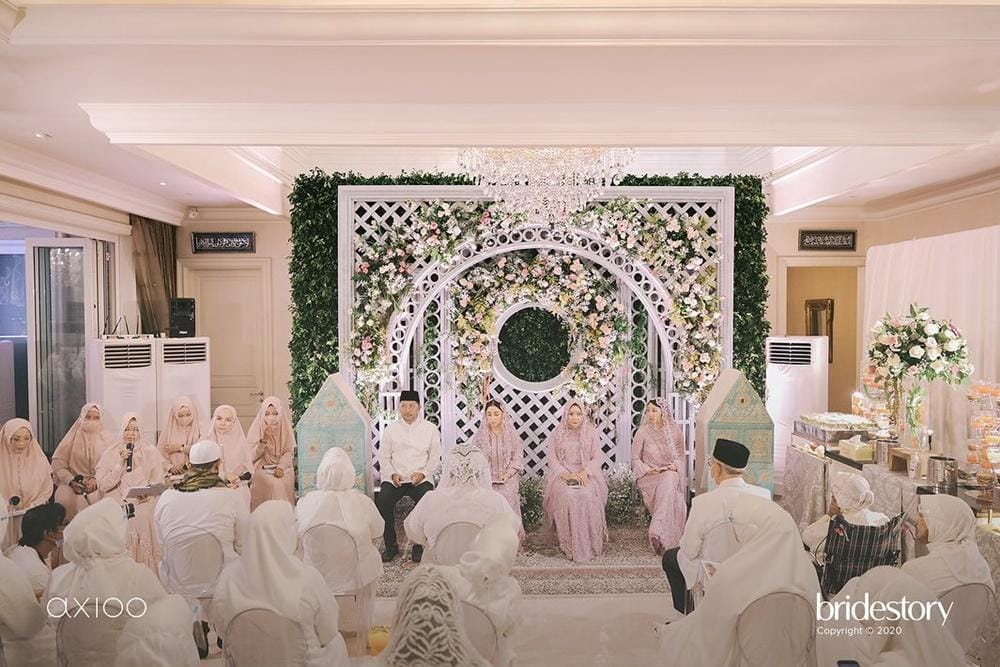 Instagram.com/thebridestory, axioo