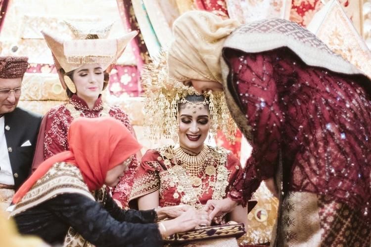 Instagram.com/tanianadiraa