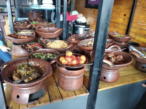 instagram.com/ gudeg_yu_narni