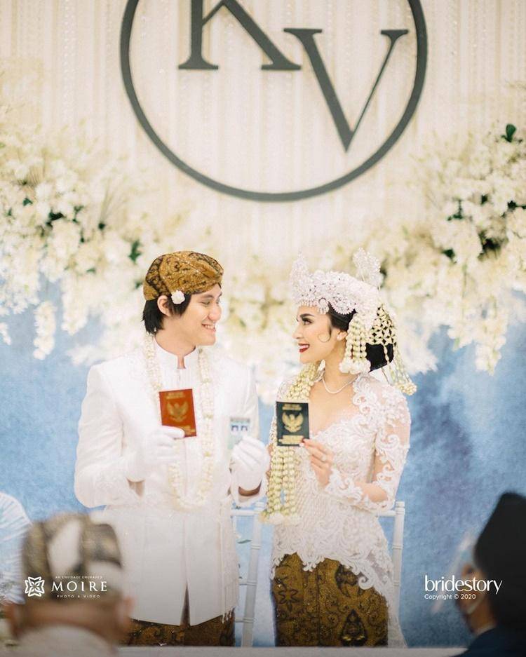 Instagram.com/thebridestory, moirephoto