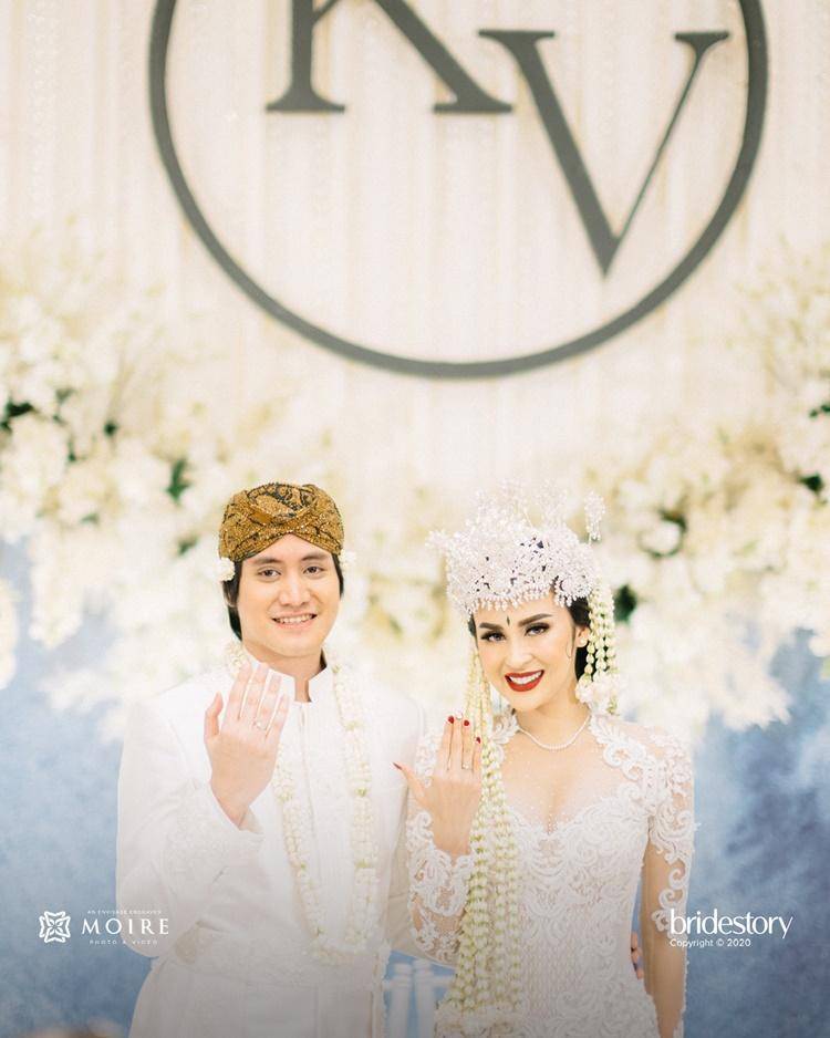 Instagram.com/thebridestory, moirephoto