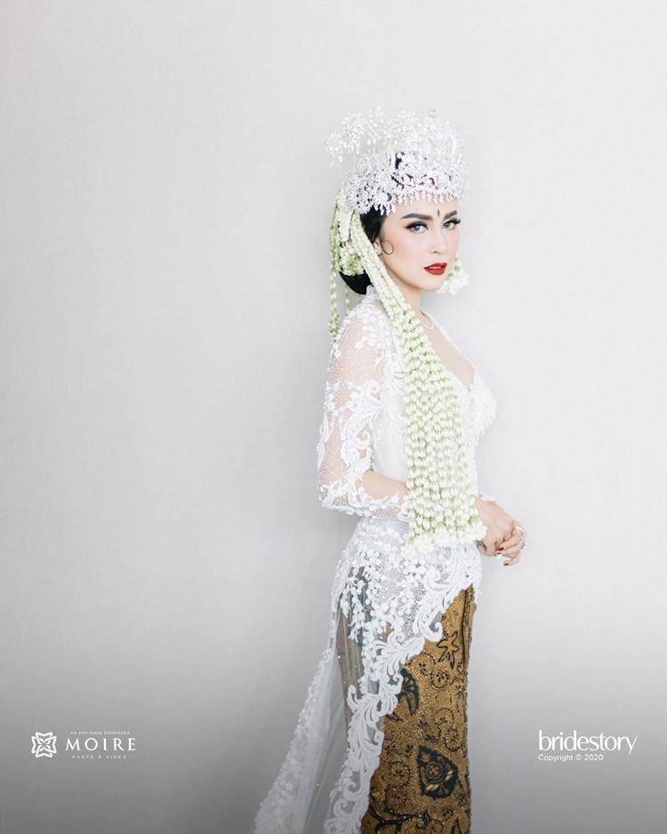 Instagram.com/thebridestory, moirephoto