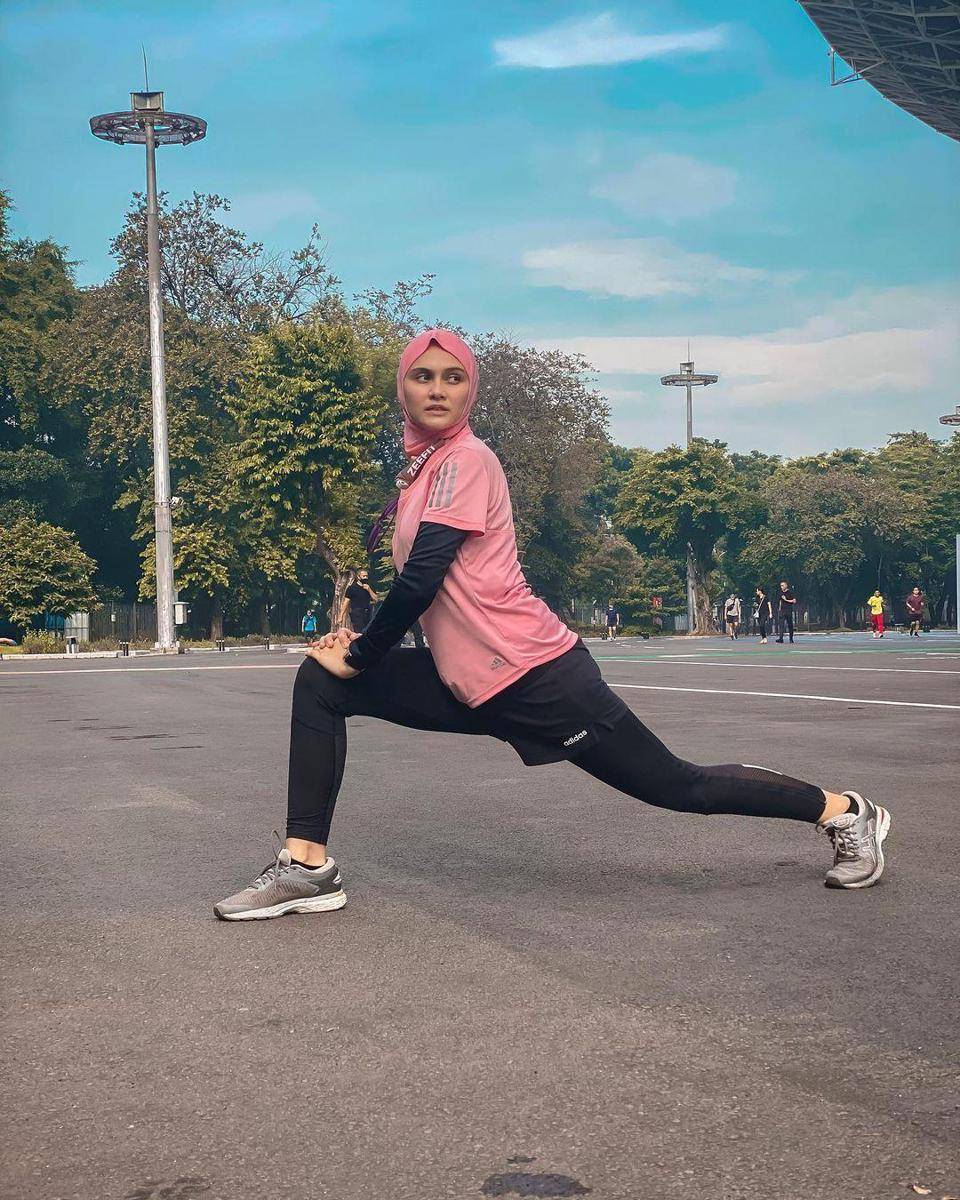 Instagram.com/zeezeeshahab