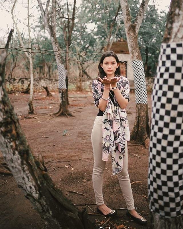 Instagram.com/azriel_sarah_fans