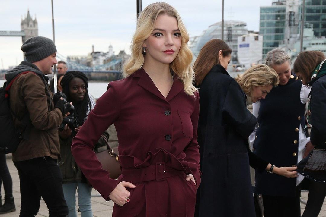 Begini Gaya Anya Taylor-Joy, Pemeran Utama The Queen's Gambit Netflix