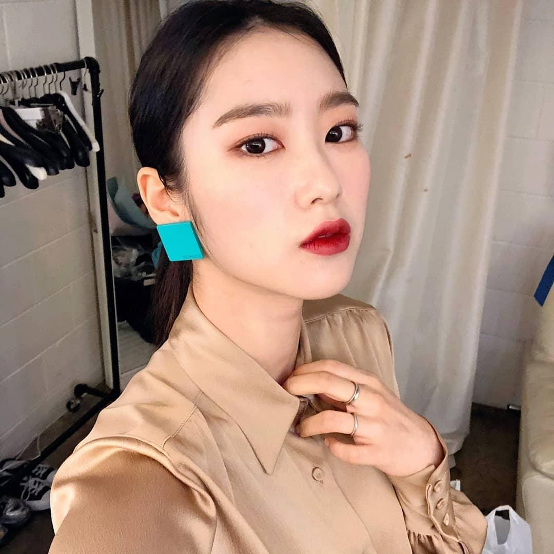 instagram.com/jiholic_omg/