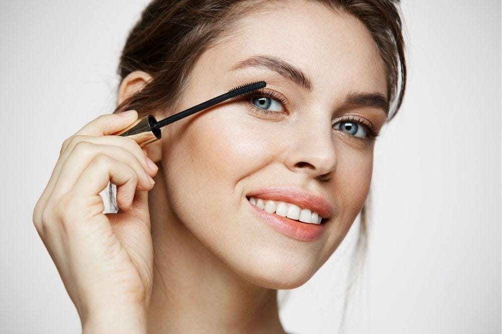 7 Rekomendasi Maskara Bening, Bikin Bulu Mata Lentik Tanpa Menggumpal