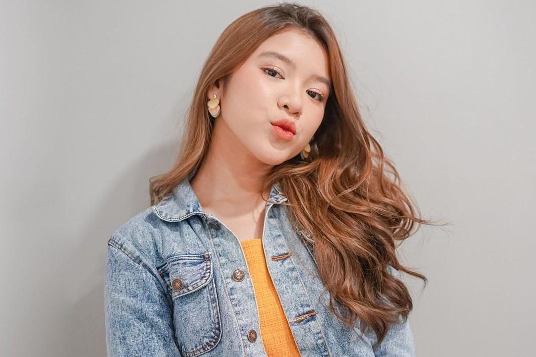 Intip Gaya Tiara Andini, Penyanyi Muda yang Manis Banget!