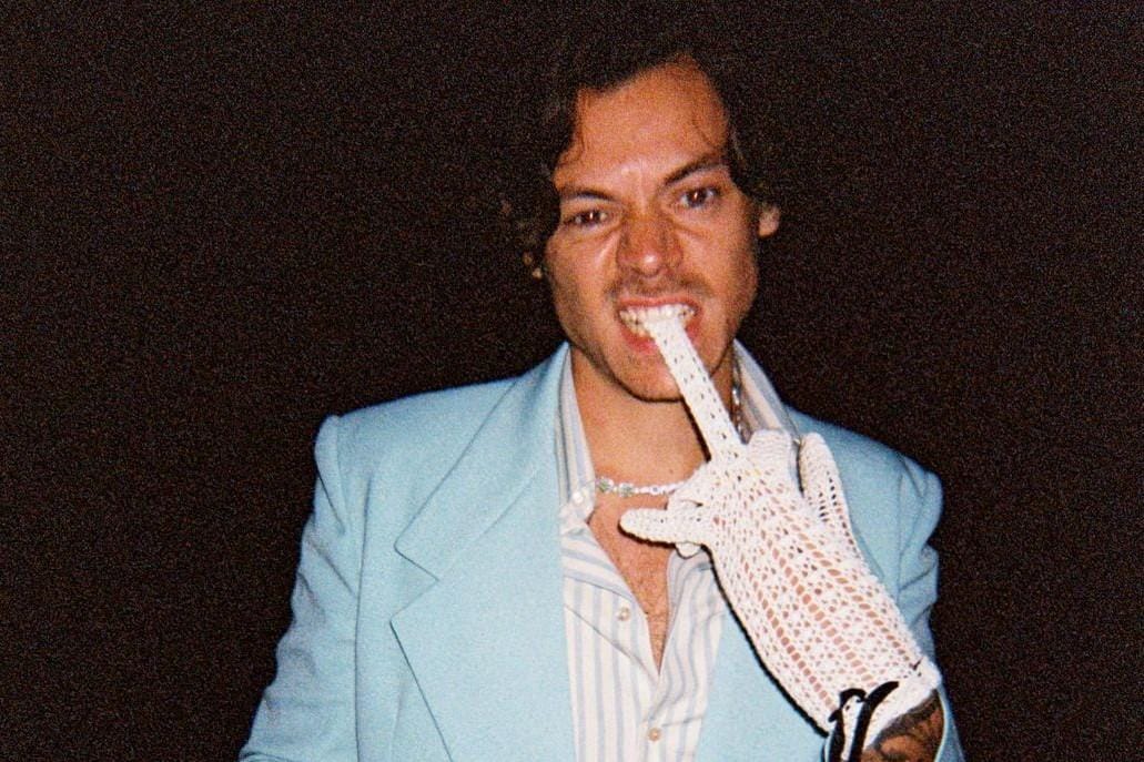Intip Gaya Terkini Harry Styles, Makin Kece dan Seksi!