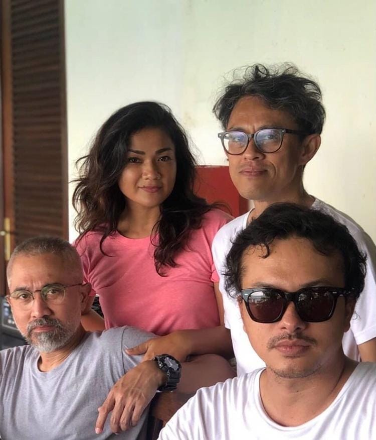 Instagram.com/penikmatseni1313