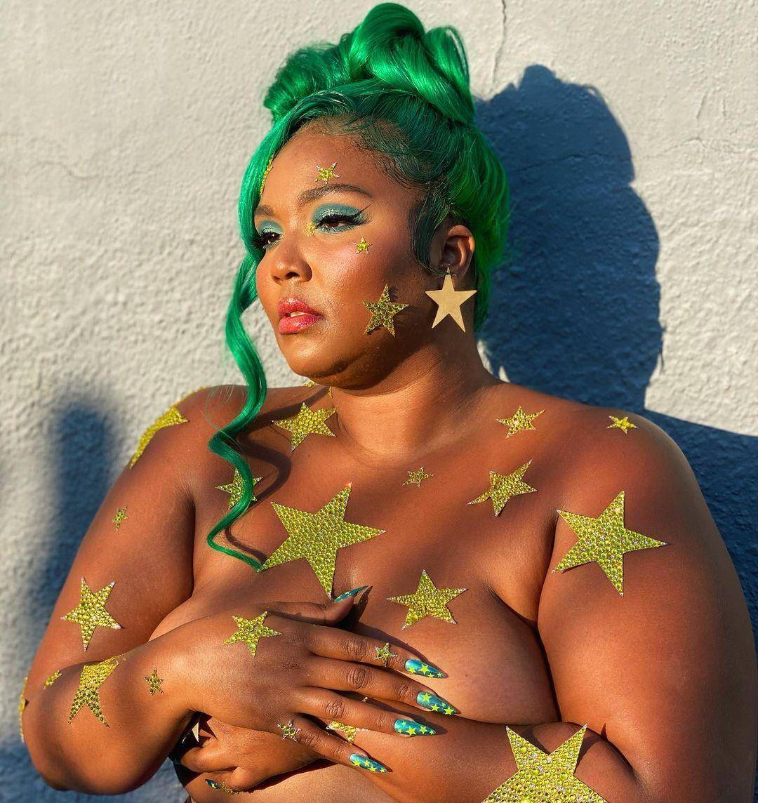 Instagram.com/lizzobeeating