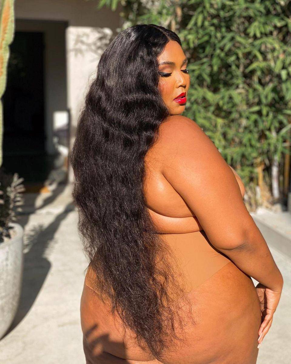 Instagram.com/lizzobeeating