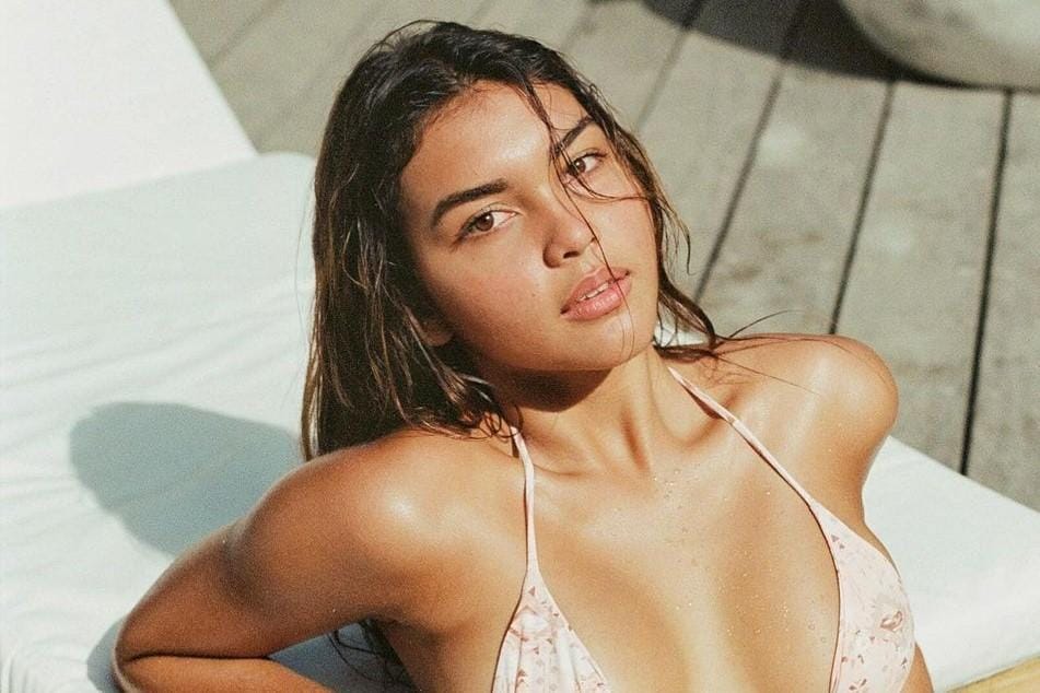 Intip Gaya Caitlin North Lewis, Lawan Main Nicholas Saputra yang Seksi