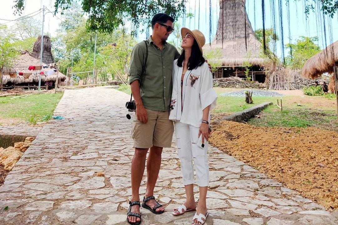 Gaya Romantis Ririn Ekawati dan Ibnu Jamil, Buat Cemburu Warganet!