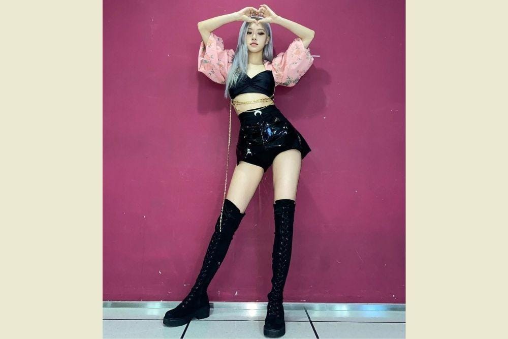 instagram.com/roses_are_rosie