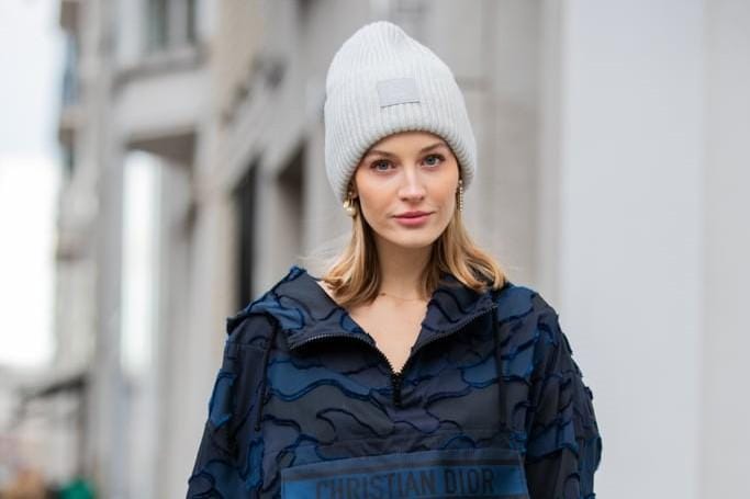 Cara Trendi Pakai Beanie saat Udara Dingin di Indonesia