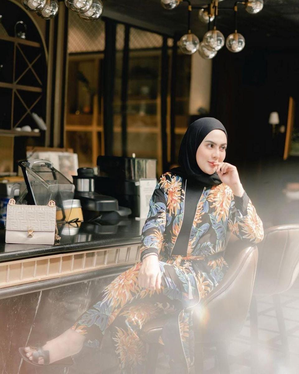 instagram.com/anggitasari612