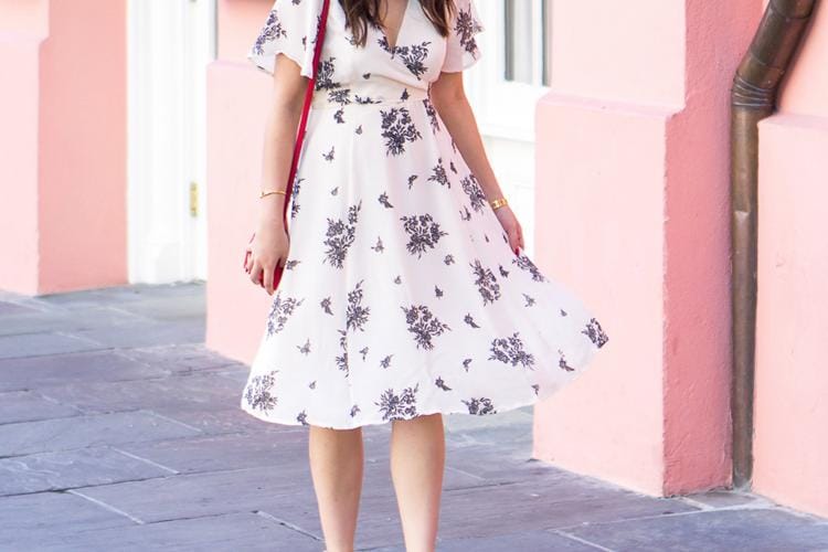 Ini Model Dress yang Cocok untuk Betis Besar