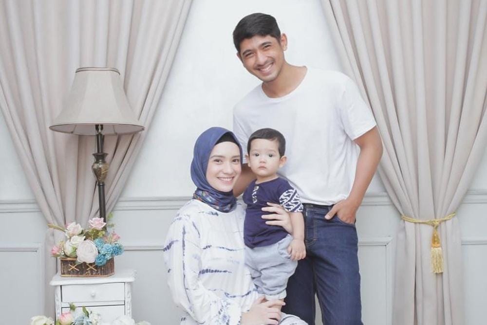 10 Potret Pemain 'Ikatan Cinta' Bersama Keluarga, Kompak dan Hangat!