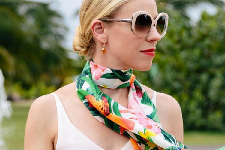 Inspirasi Gaya Pakai Scarf Paling Update, Contek Yuk!