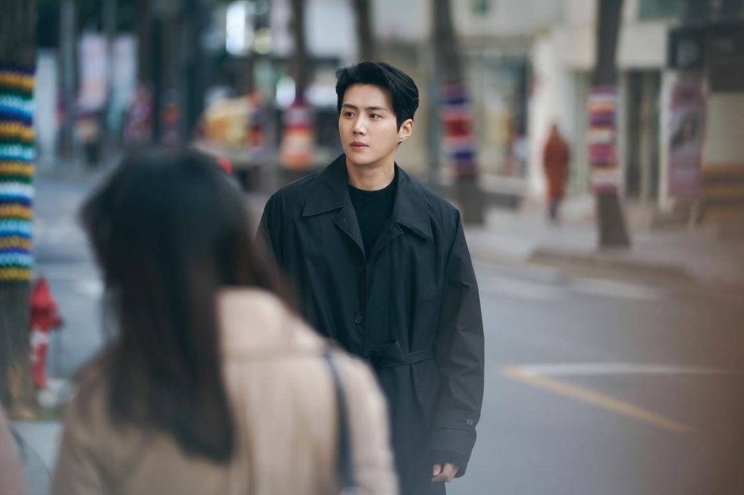 Bocoran Harga Outfit Kim Seon Ho di Drama Korea Start-Up