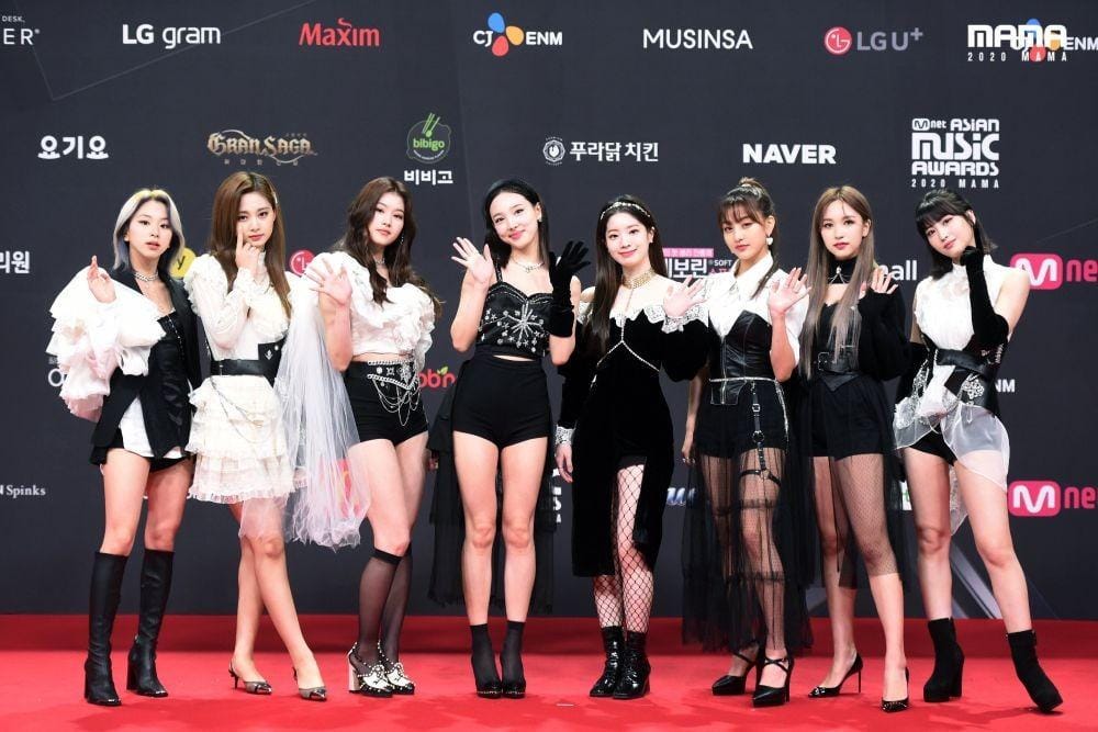 Twitter.com/MnetMAMA