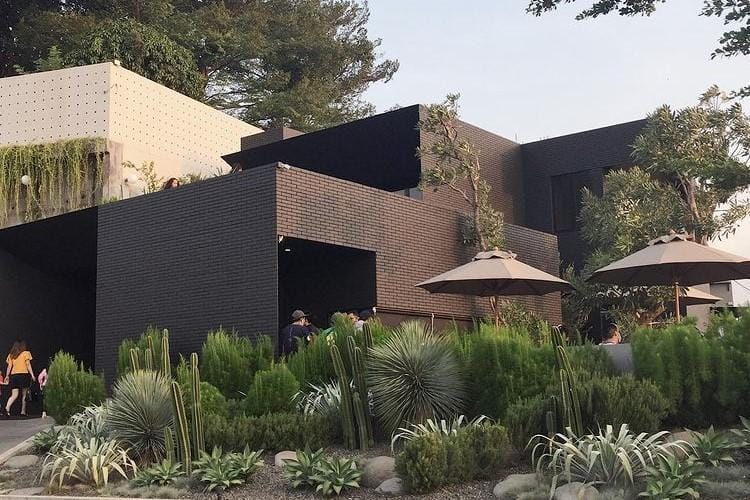 instagram.com/ rositajalanjalan