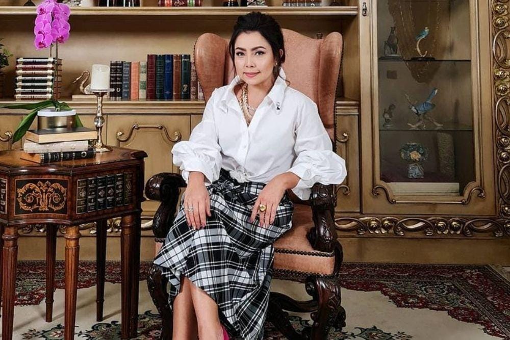 instagram.com/mayangsari_official