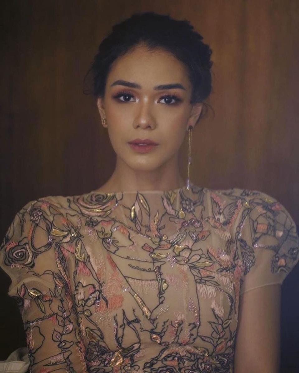 Instagram.com/adiniawrst