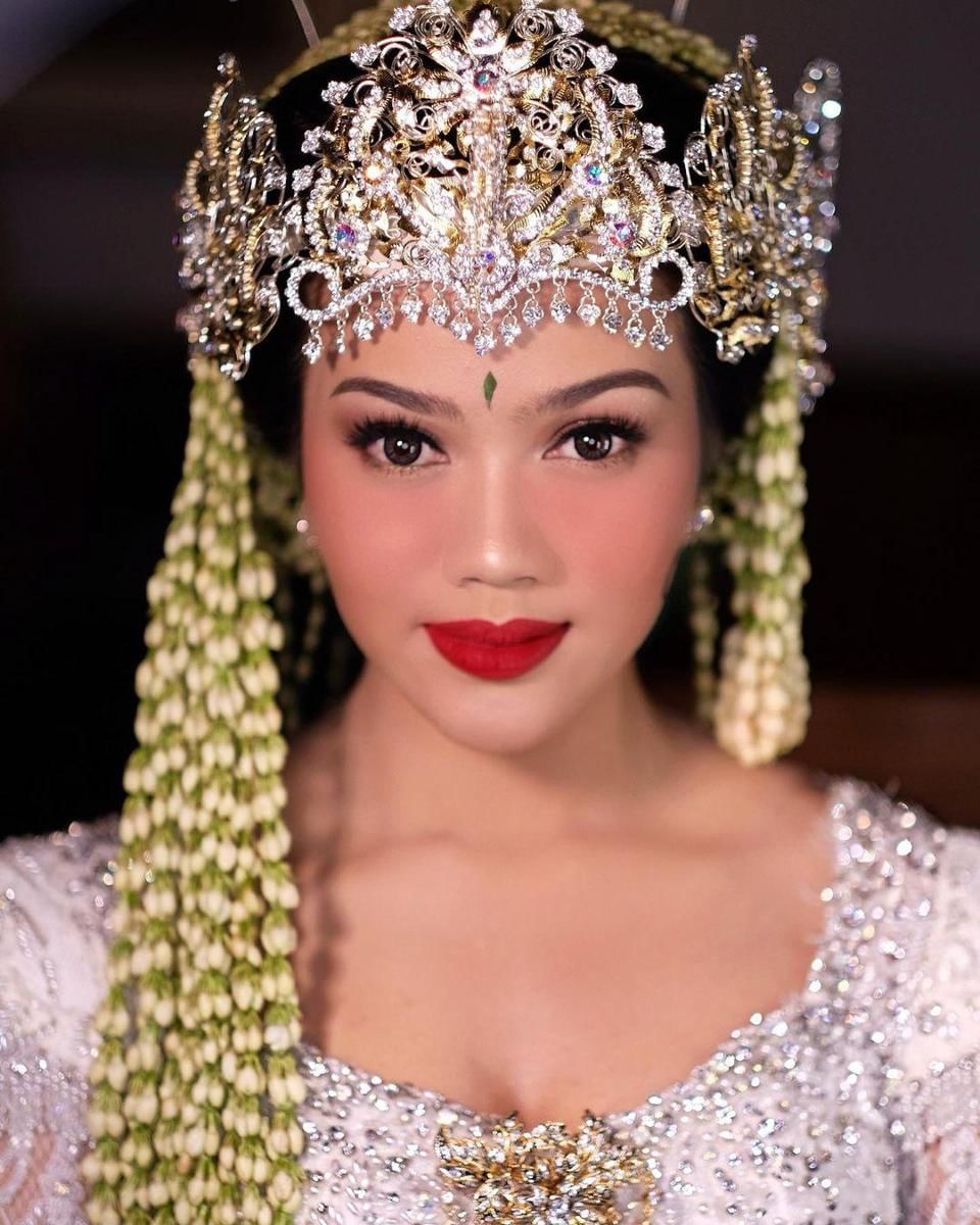 instagram.com/yurayunita/