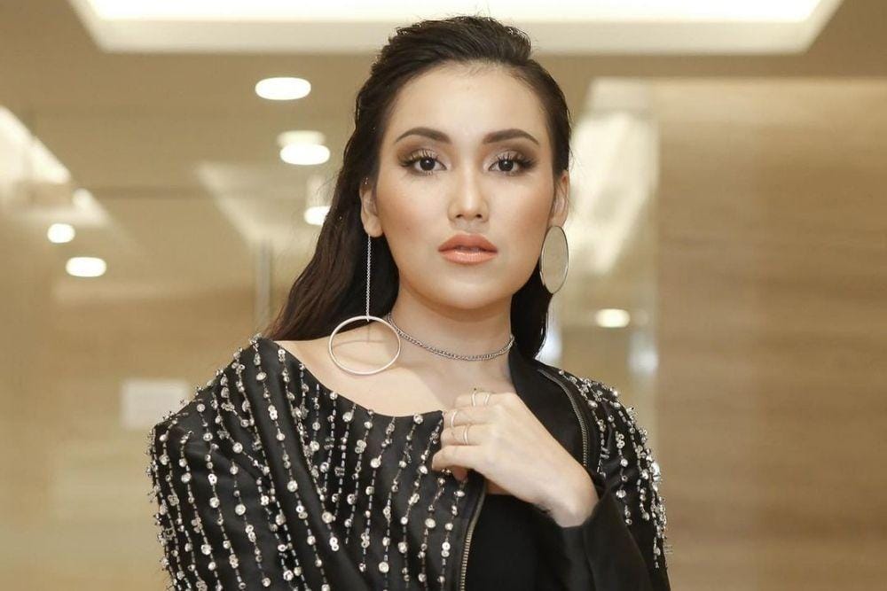 Intip 7 Potret Ayu Ting Ting, Si Janda Depok yang Tengah Kasmaran