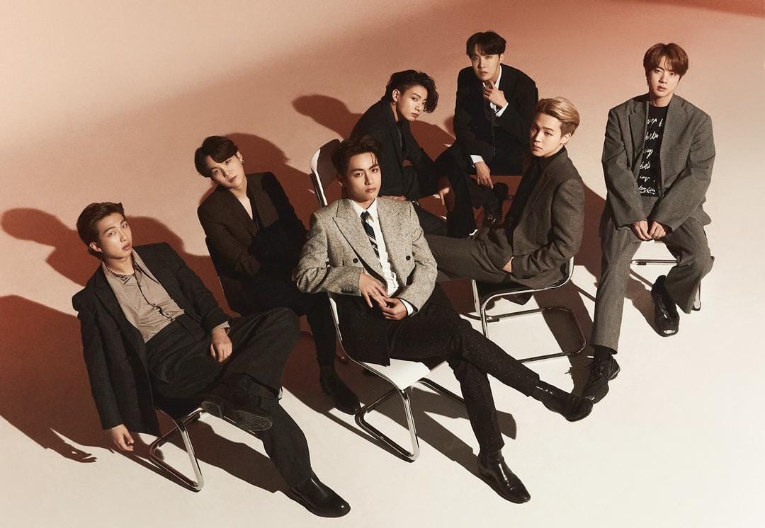 Baju KW Sampai Salah Ukuran! Bintang Kpop yang Alami 'Salah Dandan'