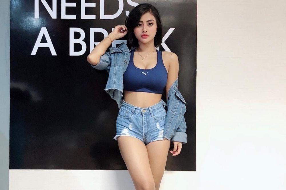 instagram.com/taniaayusiregarofficial