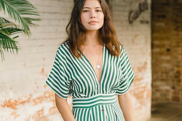 7 Inspirasi Outfit Natal Bernuansa Hijau