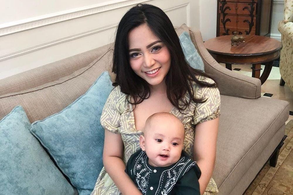 instagram.com/rachelvennya