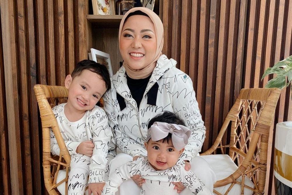 instagram.com/rachelvennya