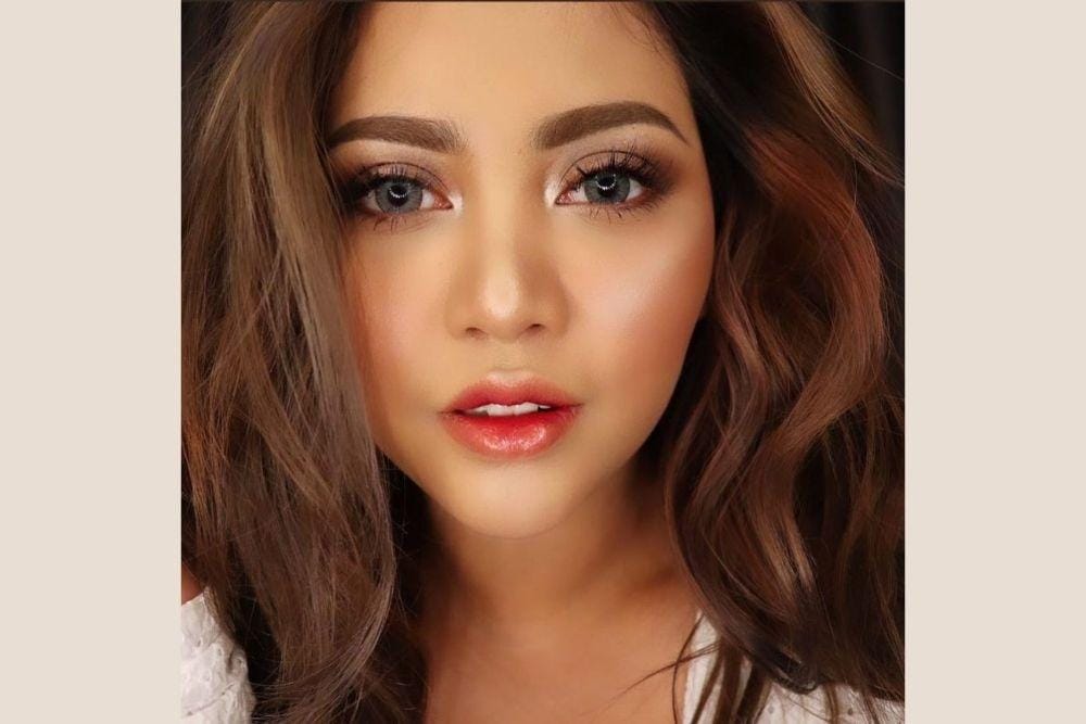 instagram.com/rachelvennya