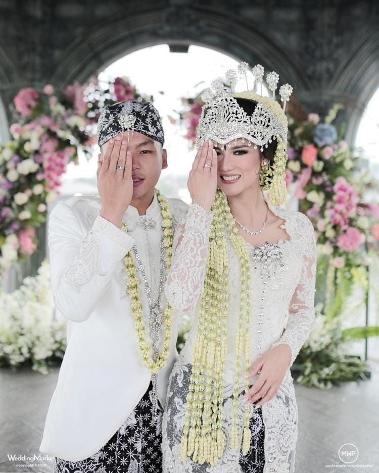 Instagram.com/atriesangel, mozawahyu