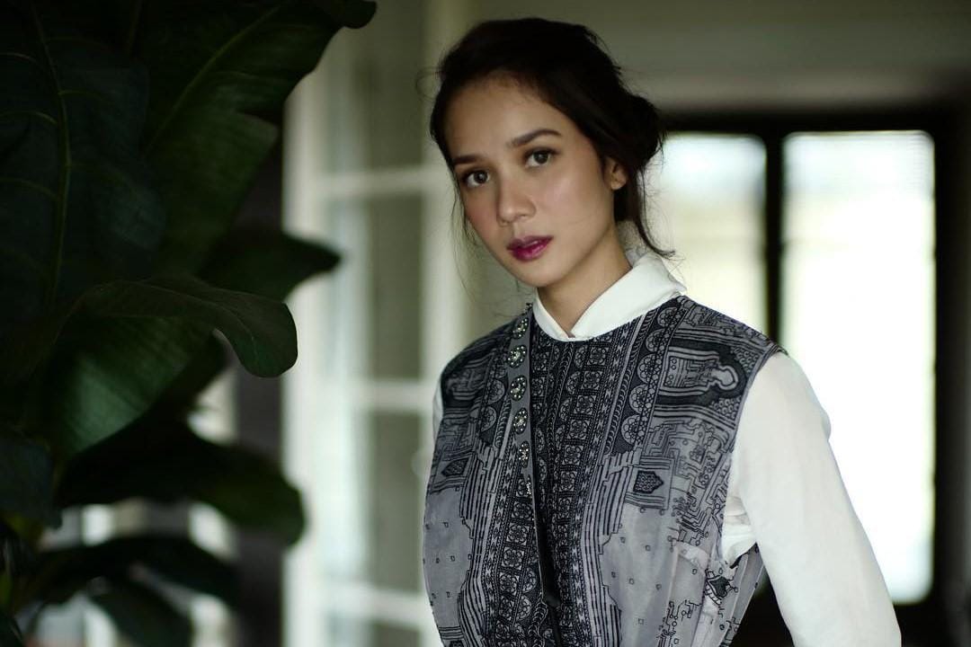 Gaya Artis yang Sukses Jadi Istri Pejabat Indonesia, Menteri Juga Ada!