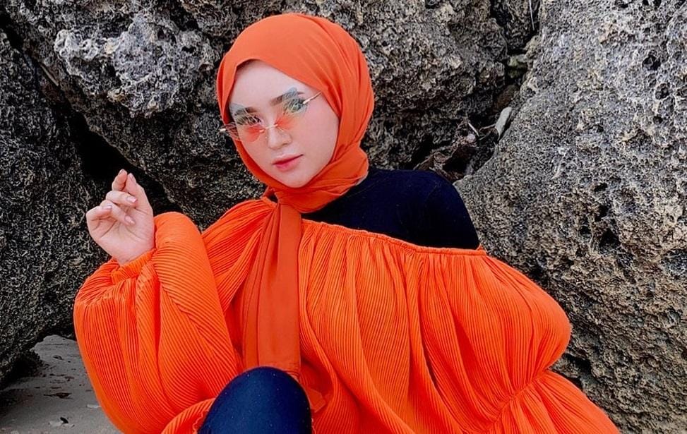 Gaya Herlin Kenza, Selebgram Asal Aceh yang Mirip Barbie