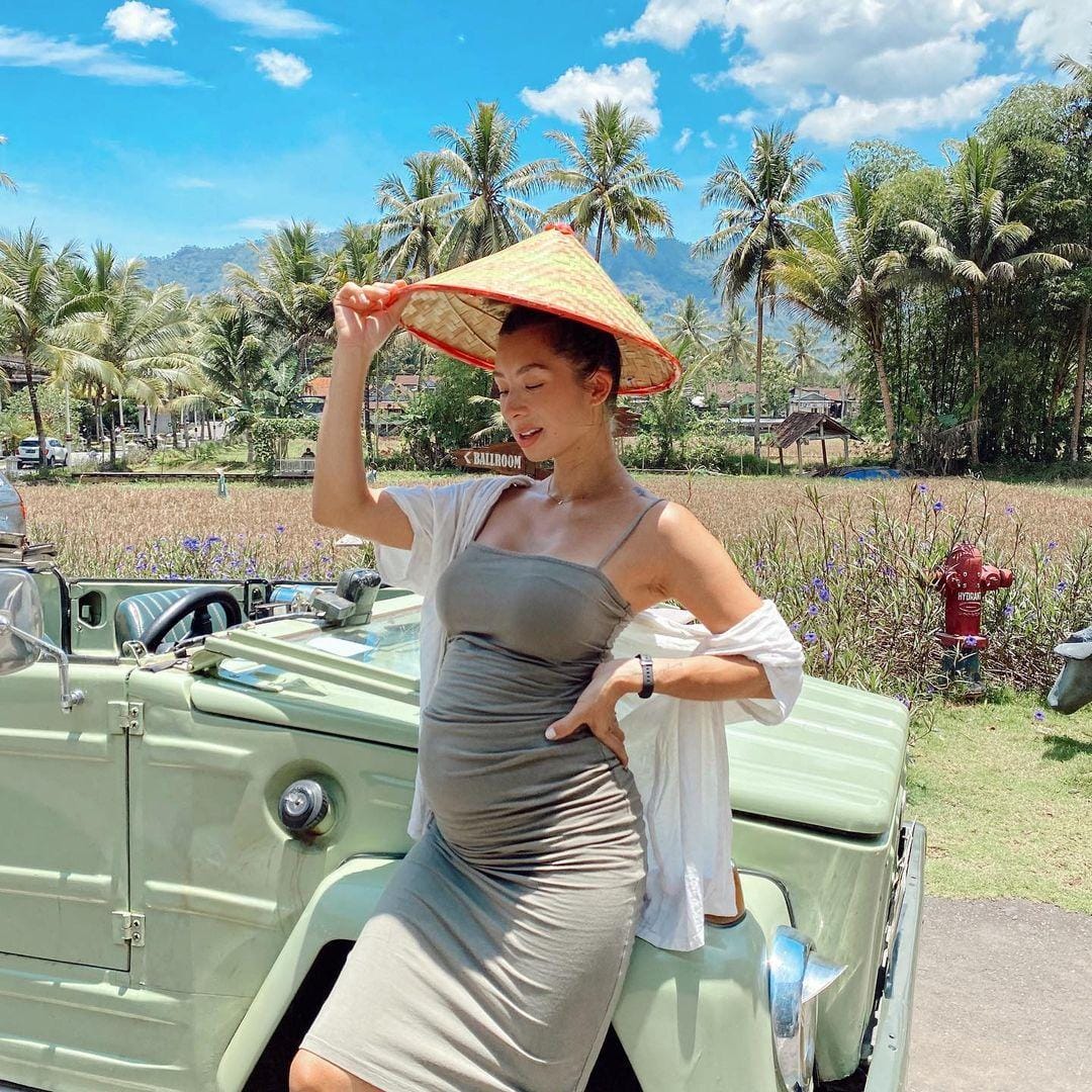 instagram.com/jenniferbachdim