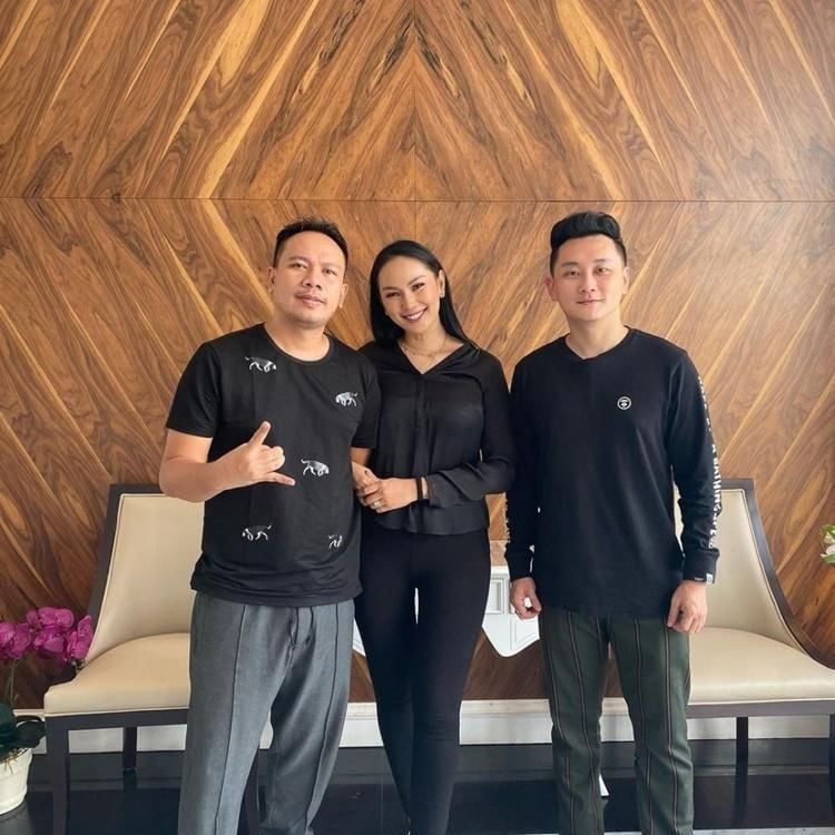 Instagram.com/vickyprasetyo777