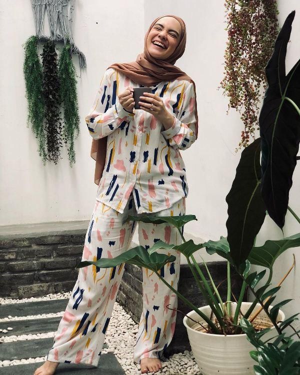 instagram.com/putriannesaloka