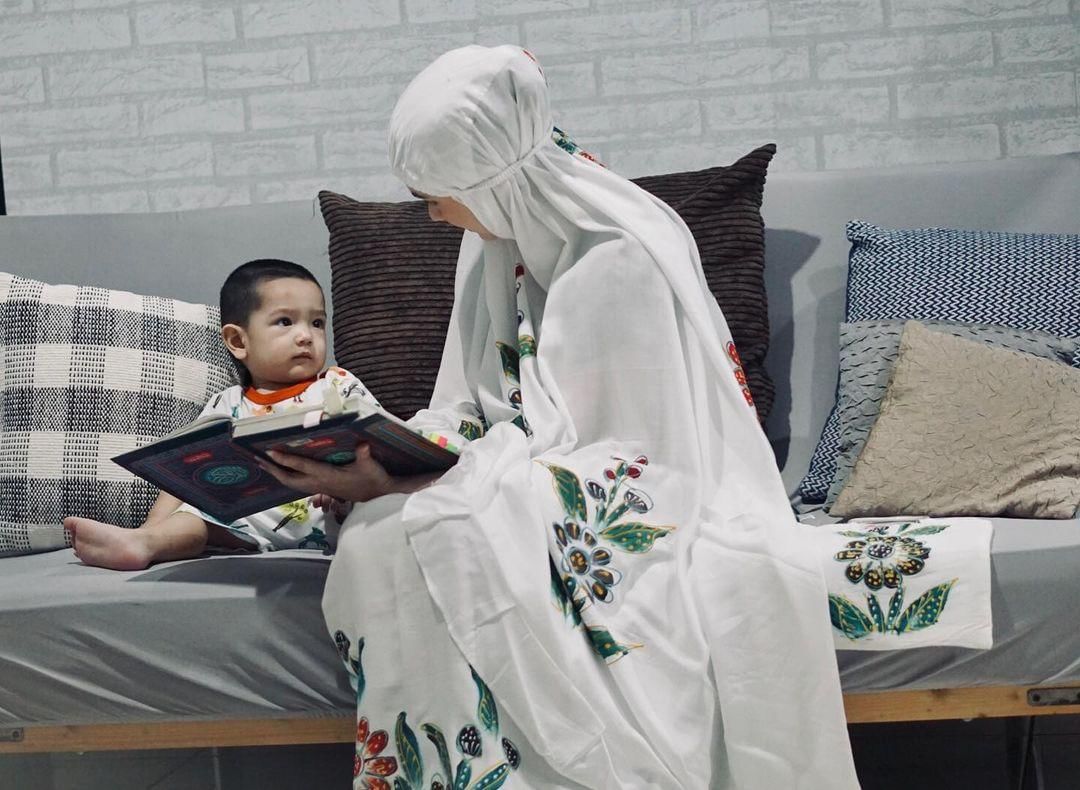 instagram.com/putriannesaloka