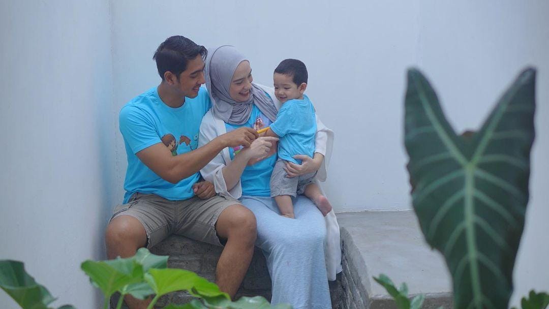 instagram.com/putriannesaloka